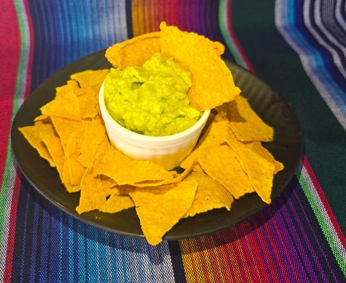 Guacamole con totopos